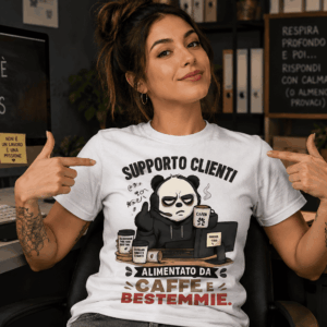 T-Shirt Supporto clienti alimentato da caffè e bestemmie